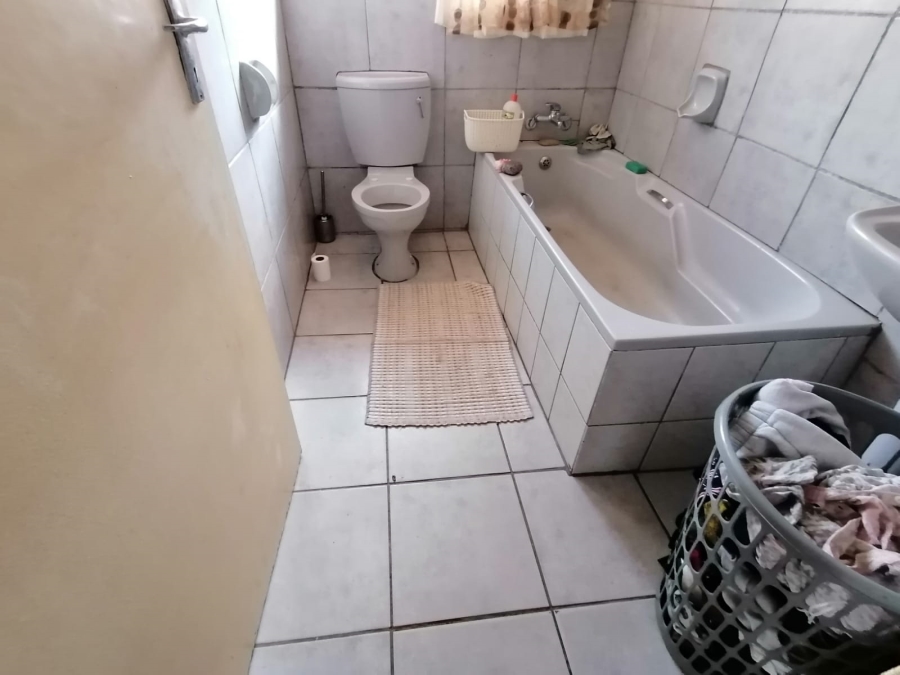 5 Bedroom Property for Sale in Tlhabane West North West